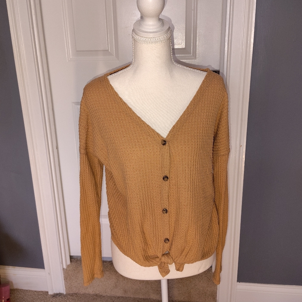 American Eagle Outfitters Tan Waffle Knit Button-Up Shirt Long SleeSmall Euc